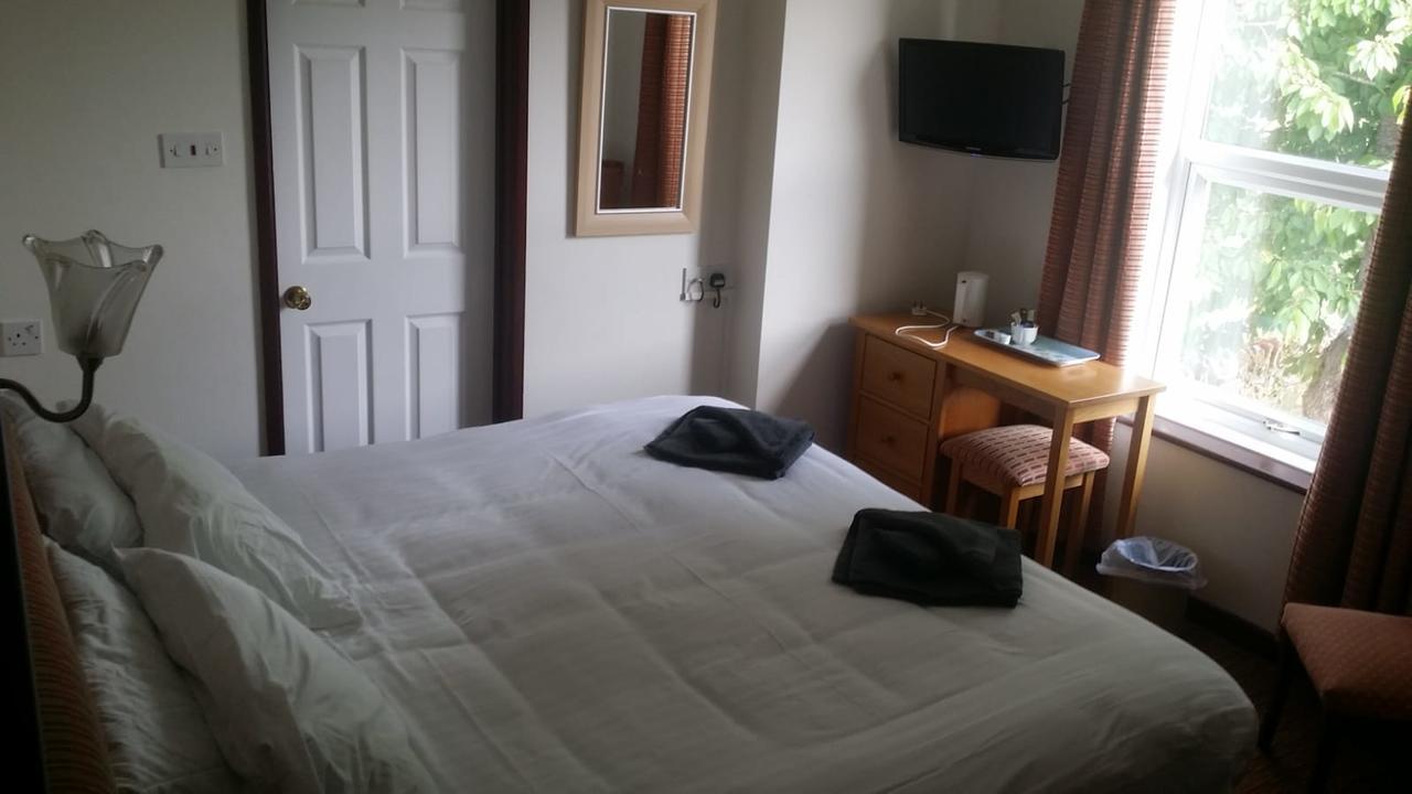 Winston Manor Guesthouse Rooms チャーチル エクステリア 写真