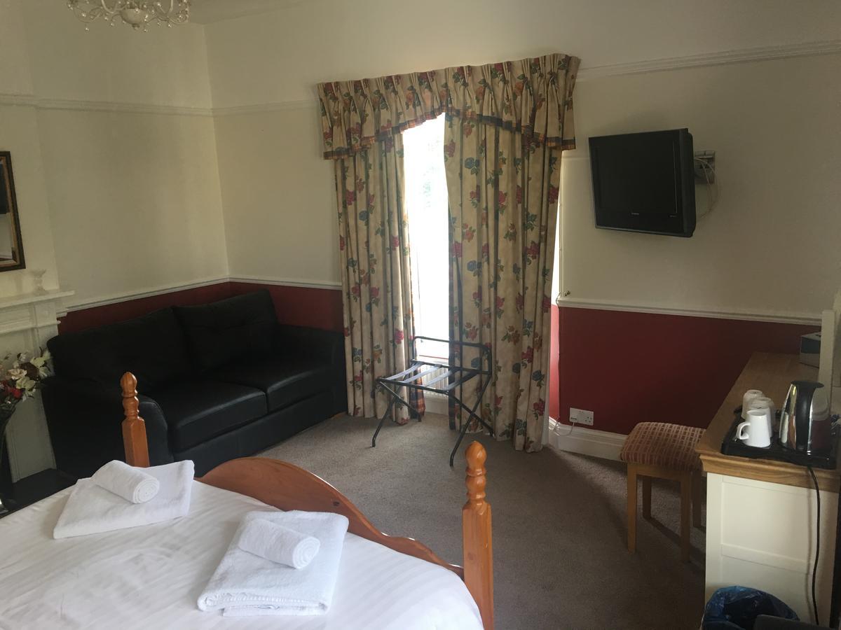 Winston Manor Guesthouse Rooms チャーチル エクステリア 写真
