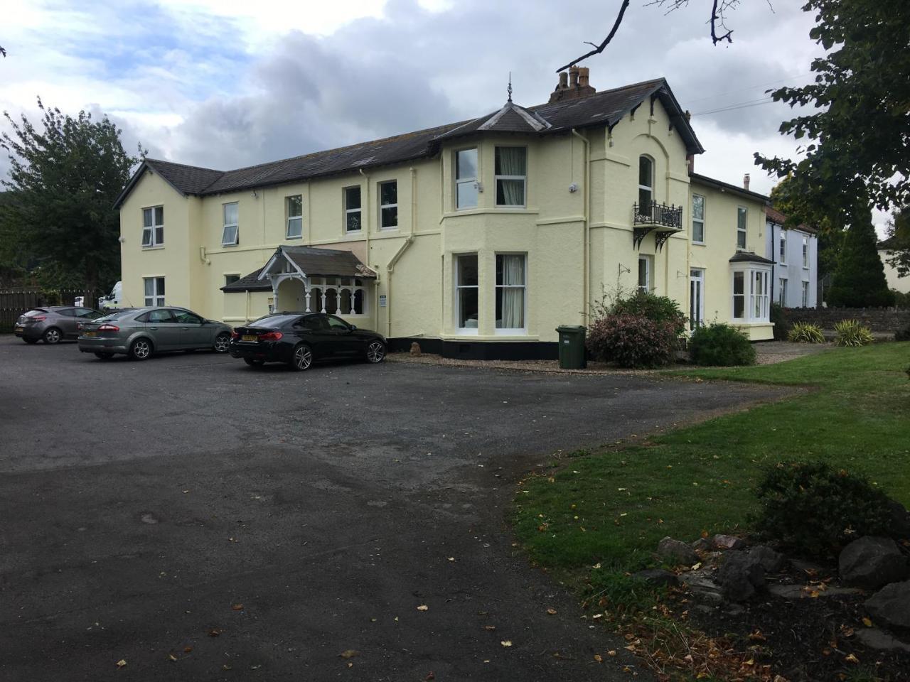 Winston Manor Guesthouse Rooms チャーチル エクステリア 写真